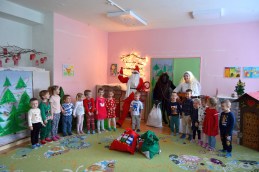 AKO SA ROZ�IARILI O�K� V�ETK�CH DET�